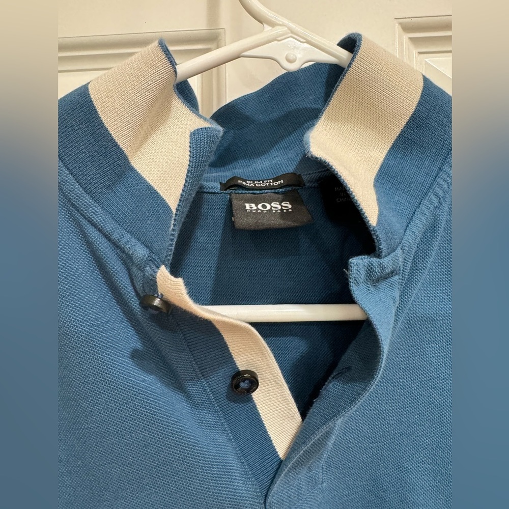 Hugo boss. Small shift beautiful blue. Excellent condition